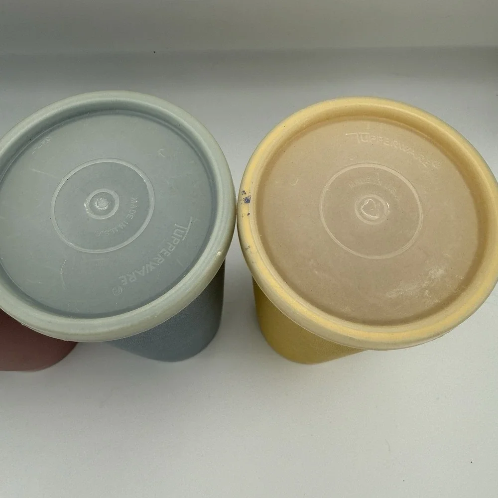 Set Of 4 Vintage Tupperware #1348 Tumbler Cups W/Lids Stackable Yellow Pink Blue